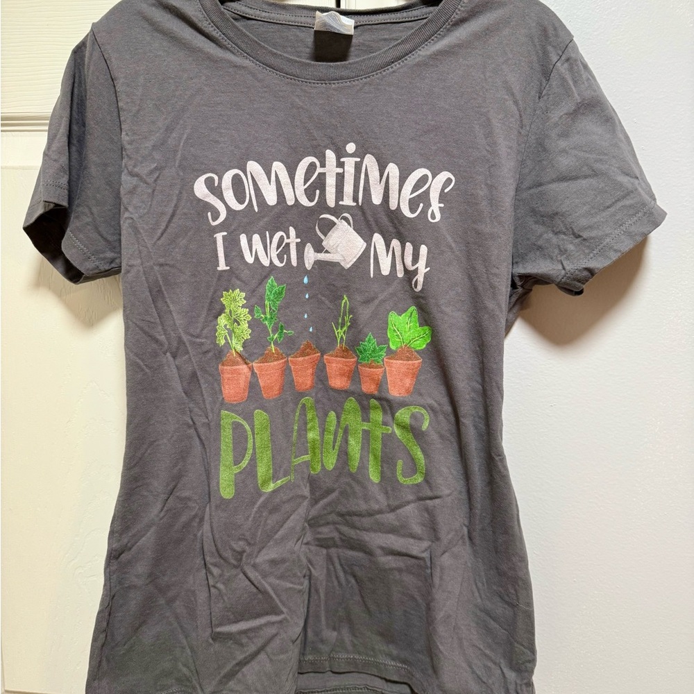 Gray Graphic Tee with Plant Design